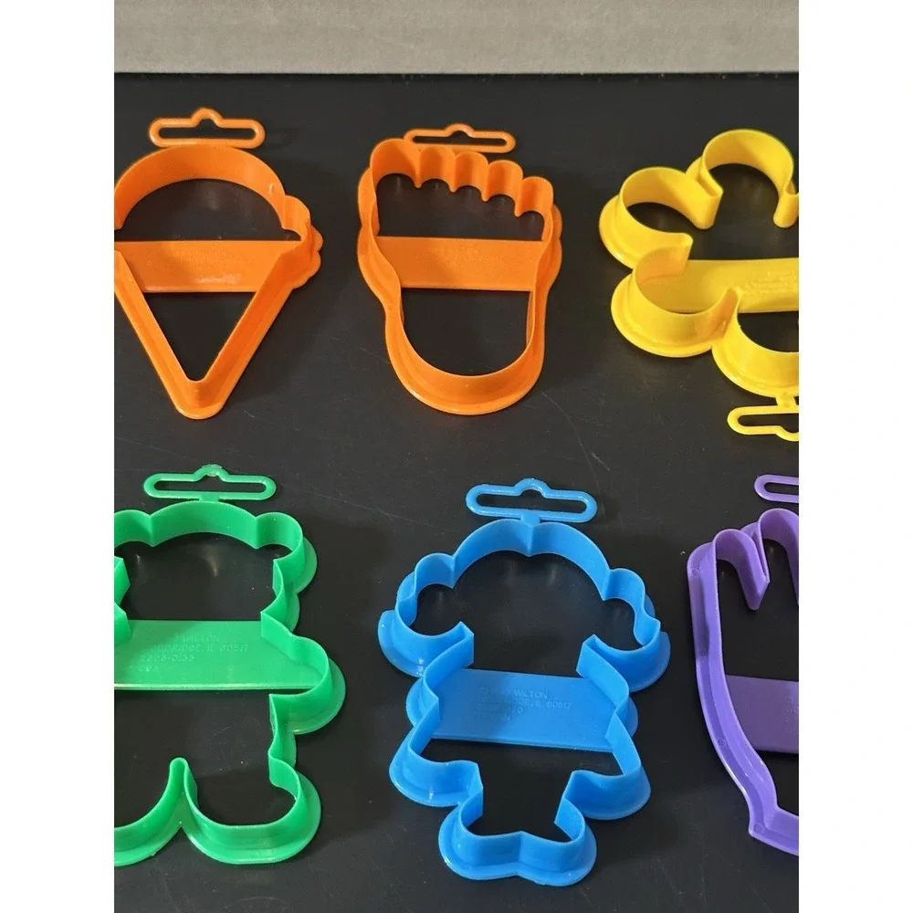Wilton Plastic Cookie Cutters Lot‎ Of 6